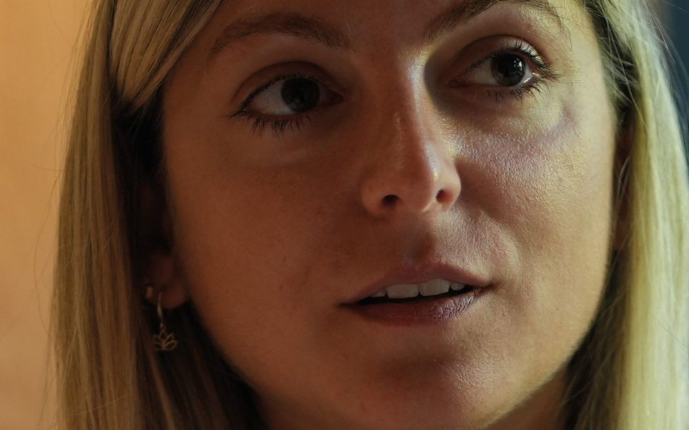 INTERVIEW : HÉLÈNE CAELS – ENSEIGNANTE ET REPRÉSENTANTE DE L’ASSOCIATION DES PROFESSEURS DE PHILOSOPHIE ET CITOYENNETÉ